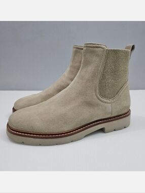 Vince Rue Ankle Boot Womens 7.5 Beige Suede Water Repellent Pull On Chelsea
